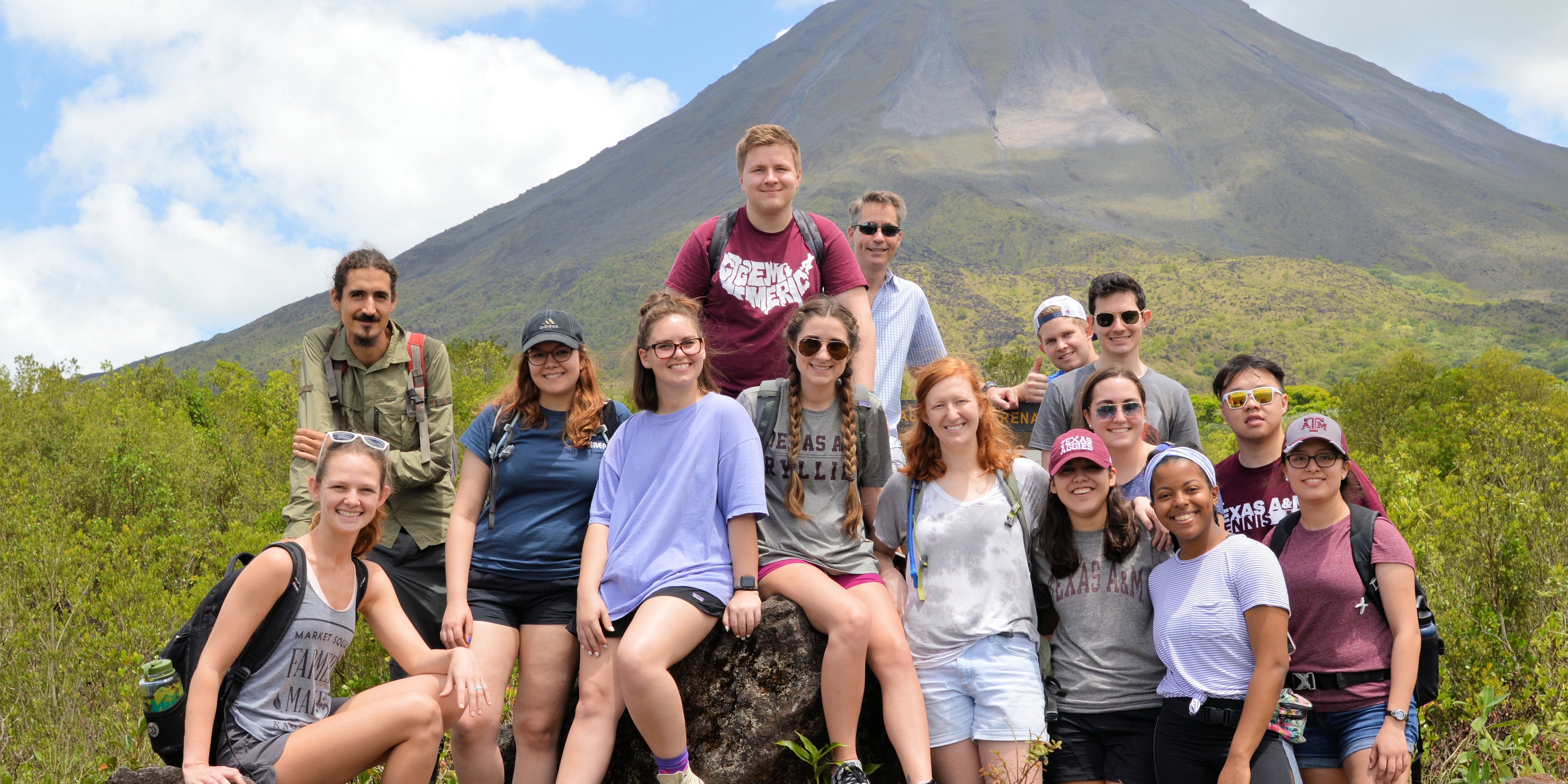 students in costa rica study abroad program